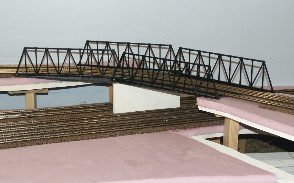 NB-38 Peco N Gauge Truss Girder Bridge Sides 5?in 143mm long x 4